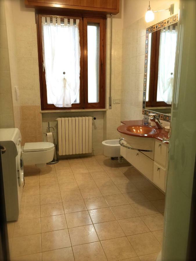 Appartamento Valentina Πεσκιέρα ντελ Γκάρντα Εξωτερικό φωτογραφία
