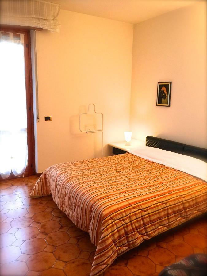 Appartamento Valentina Πεσκιέρα ντελ Γκάρντα Εξωτερικό φωτογραφία