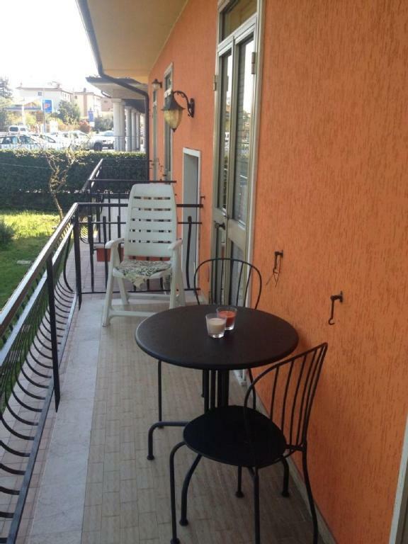 Appartamento Valentina Πεσκιέρα ντελ Γκάρντα Εξωτερικό φωτογραφία