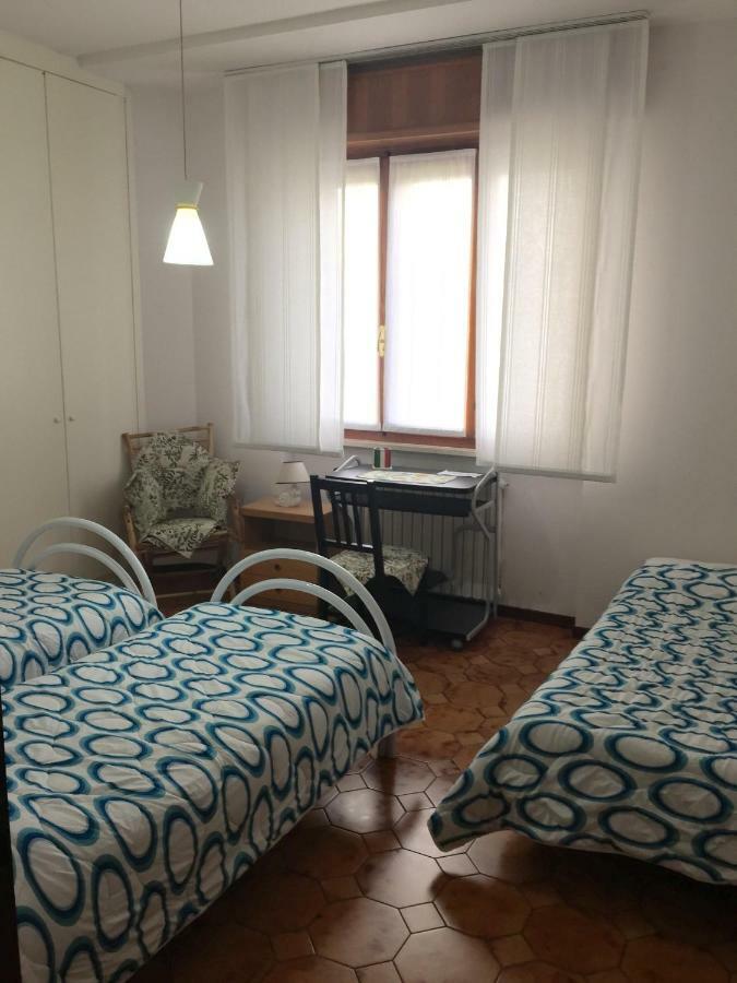 Appartamento Valentina Πεσκιέρα ντελ Γκάρντα Εξωτερικό φωτογραφία